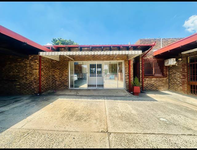 475M² MEDICAL SUITE TO LET IN ALBERTON NORTH